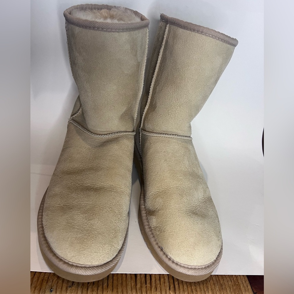 Men’s Ugg Classic Short Boots in Sand Color - Size 10